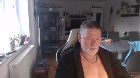 deinprinz2312 online show from September 17, 2025, 5:09 am