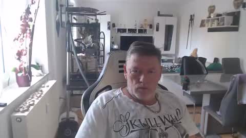 deinprinz2312 online show from October 20, 2025, 12:38 pm