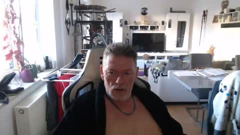 deinprinz2312 online show from March 4, 2026, 8:42 am