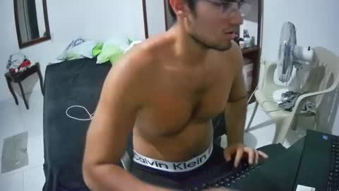 deividellobo online show from February 13, 2025, 4:54 am