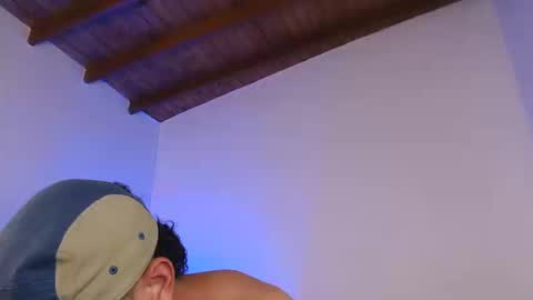  DEIVY  online show from September 23, 2025, 4:26 am