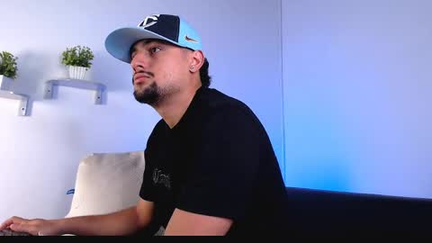  DEIVY  online show from April 12, 2026, 11:21 pm