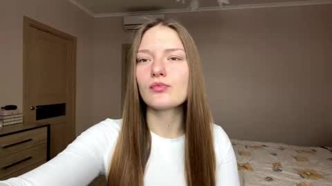 Mila online show from February 16, 2026, 7:15 am