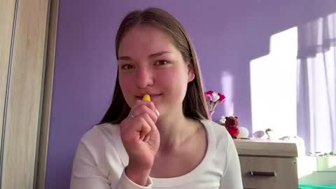 Mila online show from March 3, 2026, 7:25 am