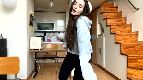 Snapshot of delenaberland chatting on March 31, 2026, 2:24 am Marry online show from March 31, 2026, 2:24 am