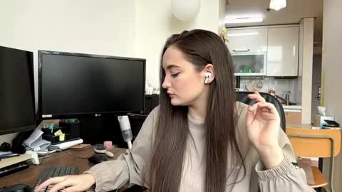 Snapshot of delenaberland chatting on April 3, 2026, 2:09 am Marry online show from April 3, 2026, 2:09 am