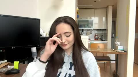 Snapshot of delenaberland chatting on April 9, 2026, 6:19 am Marry online show from April 9, 2026, 6:19 am