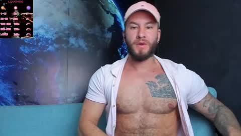 Snapshot of delessandro_world chatting on May 17, 2026, 10:50 pm Delessandro online show from May 17, 2026, 10:50 pm