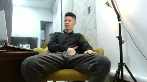 delglo online show from October 3, 2025, 8:44 am