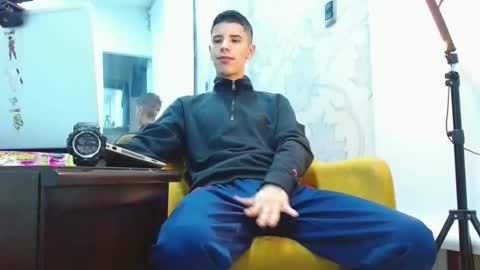 delglo online show from October 7, 2025, 5:04 am