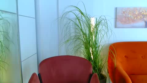 deliciaalove online show from February 13, 2025, 8:45 pm