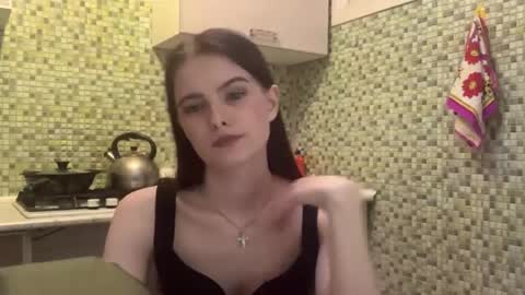 Kiki online show from April 19, 2026, 6:10 pm