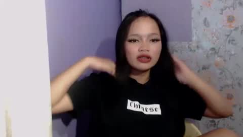 delicious_hanna17 online show from February 2, 2026, 1:21 pm