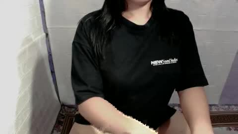 delicious_hanna17 online show from February 7, 2026, 6:11 pm