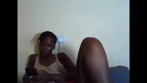 EVAH online show from September 24, 2025, 7:17 pm