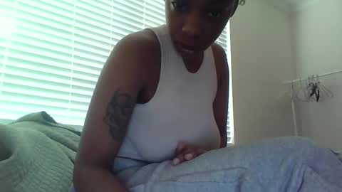 Snapshot of delightfuldark chatting on February 19, 2025, 4:00 pm delightfuldark online show from February 19, 2025, 4:00 pm
