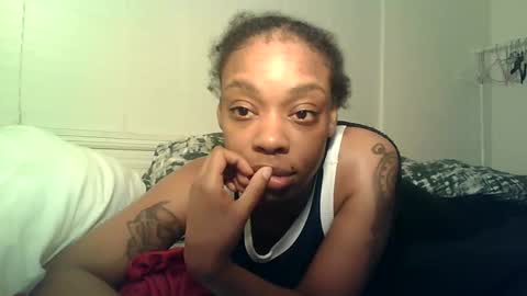 Snapshot of delightfuldark chatting on February 22, 2025, 4:40 am delightfuldark online show from February 22, 2025, 4:40 am