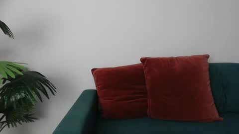 delilah_sweet online show from February 13, 2025, 2:09 pm