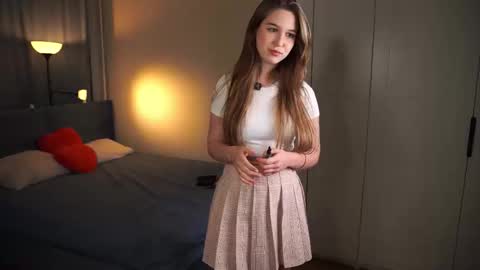 Linda online show from November 19, 2025, 7:47 pm