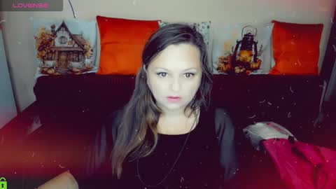 Snapshot of delinnia chatting on November 30, 2025, 8:02 pm Margo online show from November 30, 2025, 8:02 pm