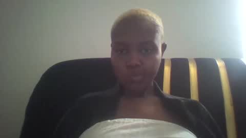 Snapshot of dellarine517299 chatting on December 1, 2025, 8:41 am dellarine517299 online show from December 1, 2025, 8:41 am