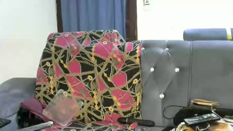 Ginger online show from November 16, 2025, 1:49 pm