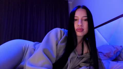 delly_love online show from October 30, 2025, 9:04 pm