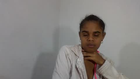 Snapshot of delphineee chatting on June 20, 2026, 5:38 pm delphine online show from June 20, 2026, 5:38 pm