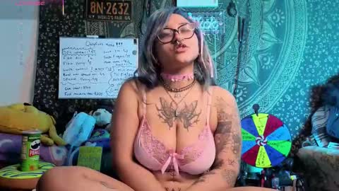 TankinBody online show from December 18, 2025, 3:23 am