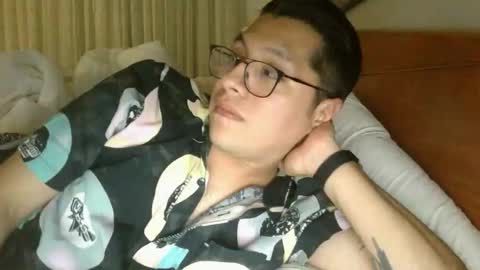 Hung Angel online show from November 13, 2025, 4:11 am