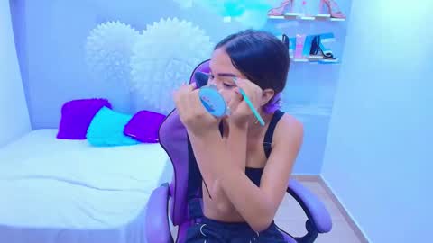 DEMI online show from December 2, 2025, 12:43 pm