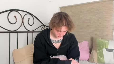demianenglen online show from April 21, 2026, 10:43 am