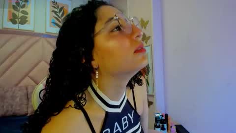 Demi online show from December 4, 2025, 4:33 am