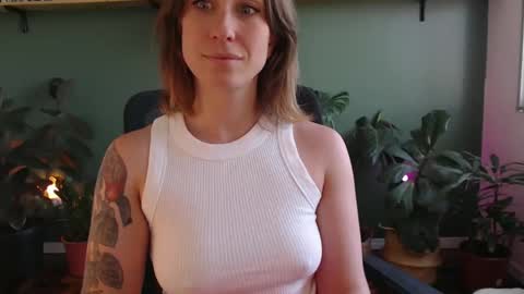 Snapshot of demmetria chatting on December 19, 2025, 5:09 pm demmetria online show from December 19, 2025, 5:09 pm