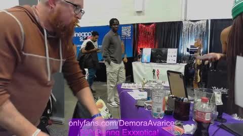 Snapshot of demora_avarice chatting on December 8, 2024, 1:35 am demora_avarice online show from December 8, 2024, 1:35 am