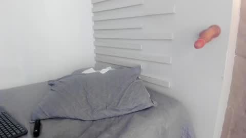 Snapshot of demy_ruiz chatting on March 4, 2025, 6:15 am demy_ruiz online show from March 4, 2025, 6:15 am