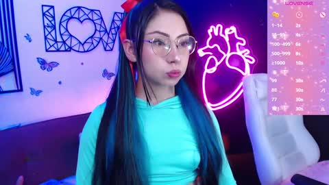 Snapshot of demyanderson_ chatting on December 17, 2024, 9:05 pm Demy online show from December 17, 2024, 9:05 pm