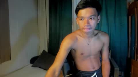 Snapshot of den_cummers chatting on August 8, 2026, 4:09 pm den_cummers online show from August 8, 2026, 4:09 pm