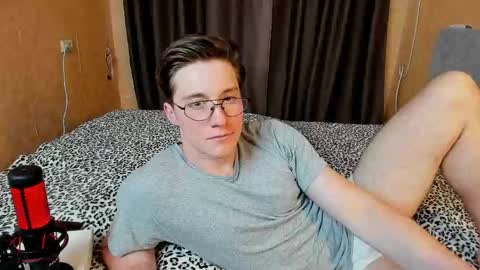 Snapshot of deni_boy99 chatting on June 2, 2026, 4:20 pm Deni online show from June 2, 2026, 4:20 pm