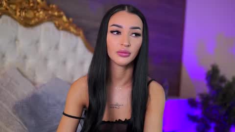 denisedevilles online show from February 12, 2025, 8:06 am