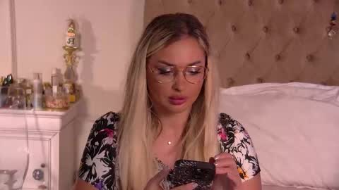 Snapshot of denisseperry chatting on November 10, 2025, 9:47 pm Ela online show from November 10, 2025, 9:47 pm