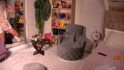 Snapshot of denisseperry chatting on December 1, 2025, 10:26 pm Ela online show from December 1, 2025, 10:26 pm