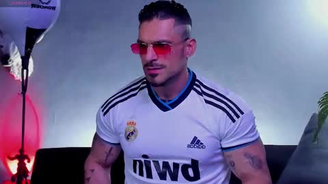 dennis_cox_ online show from January 15, 2026, 11:30 pm