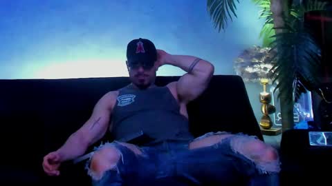 dennis_cox_ online show from May 20, 2026, 10:32 am