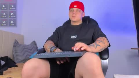 dennis munera online show from October 28, 2025, 9:46 am