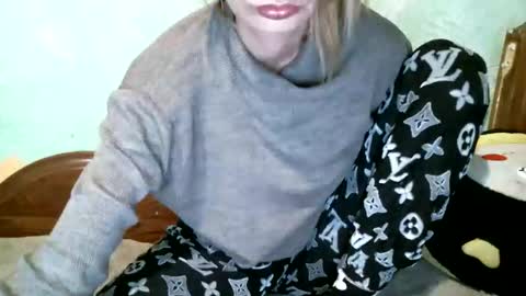 Snapshot of dennisxcarol chatting on October 18, 2025, 7:25 pm DennisXCarol online show from October 18, 2025, 7:25 pm