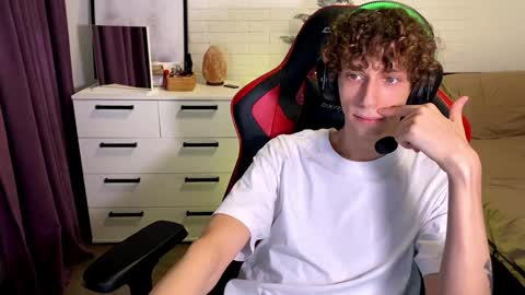 Snapshot of denobluora chatting on December 10, 2024, 8:16 pm Jasper online show from December 10, 2024, 8:16 pm