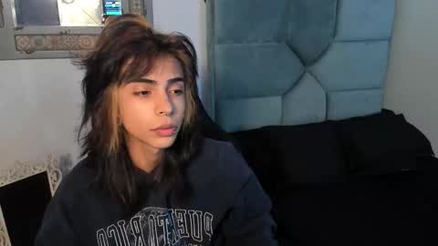 dereck_manson online show from November 10, 2025, 11:42 am