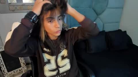 dereck_manson online show from November 11, 2025, 11:54 am