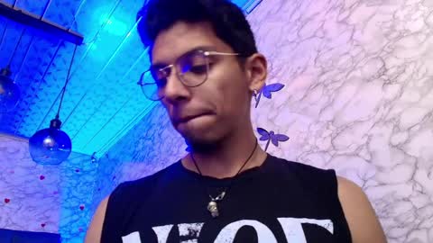 Dereck online show from April 9, 2026, 10:42 am